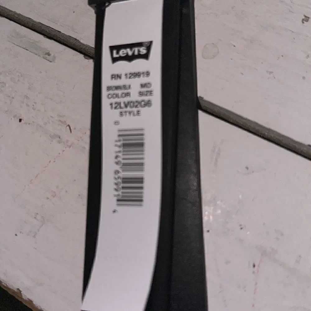 NWT LEVI’S Reversible BLK-BRW leather belt sz Med